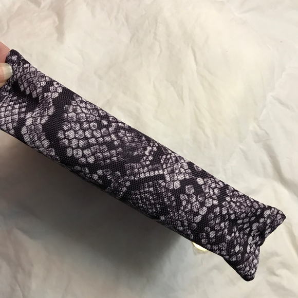 Estee Lauder Cosmetic Makeup bag NWOT - Picture 5 of 5